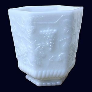 Hexagon Milk Glass Vintage‎ Anchor Hocking Fire King Pedestal Vase Harvest Grape